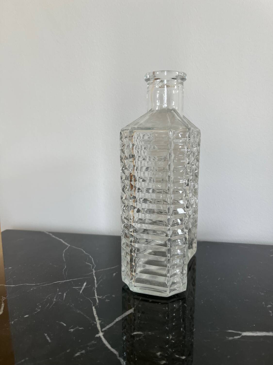 Whiskey decanter
