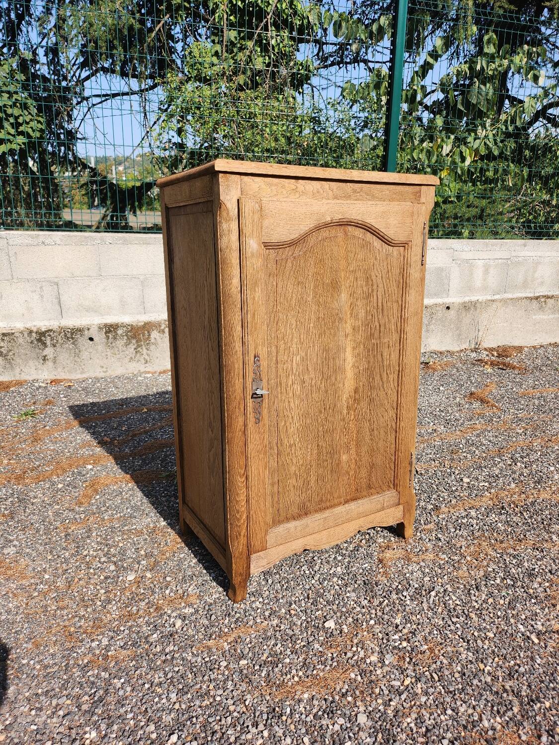 Old small vintage oak 1-door cabinet
