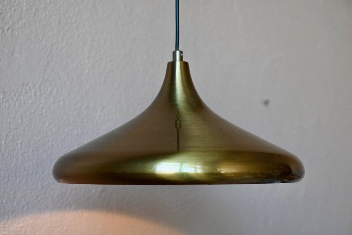 Suspension Space Age brushed brass with copper interior from the 60s-70s.
