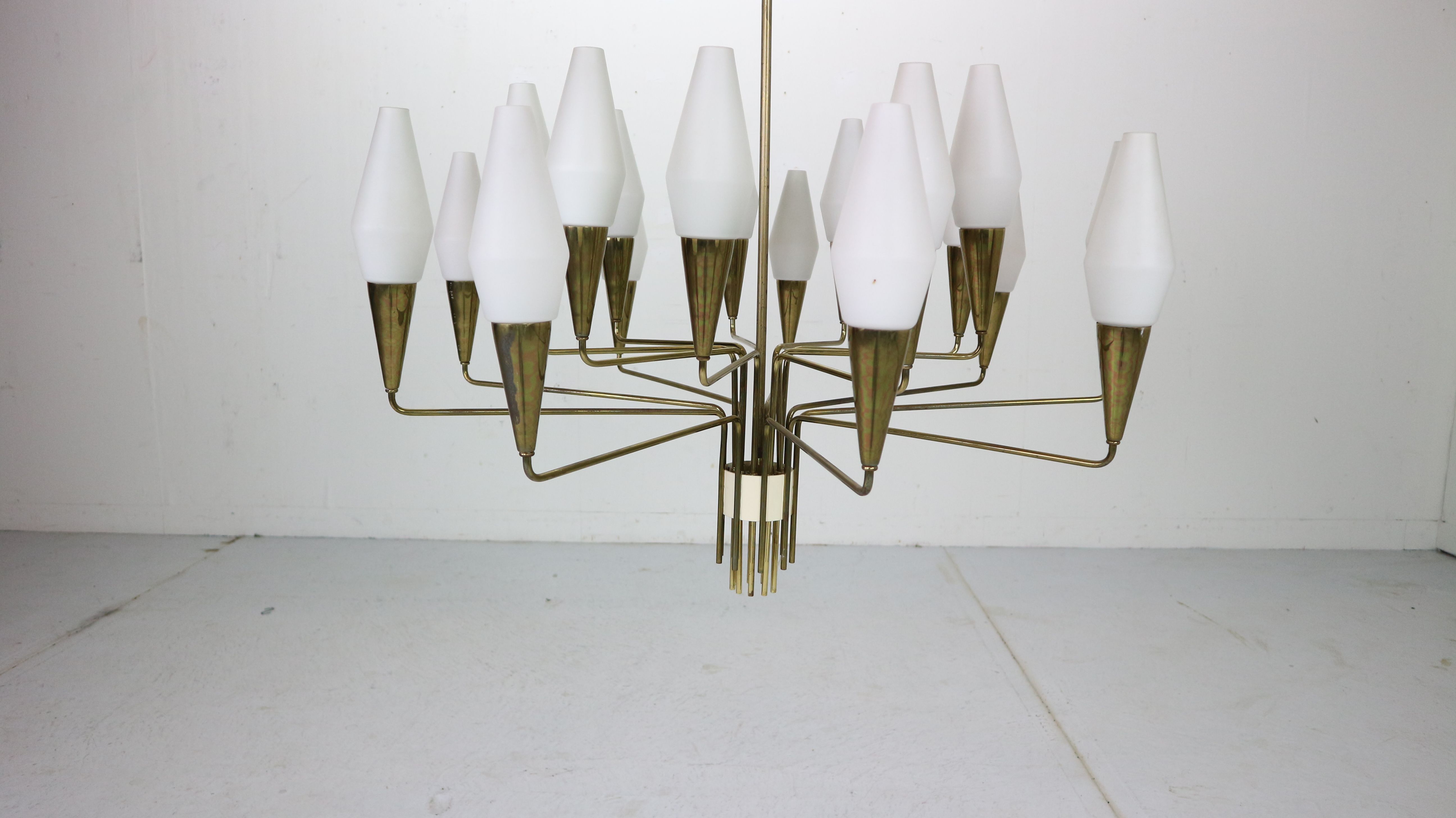 Italian mid-century modern brass and opaline glass chandelier, 1960