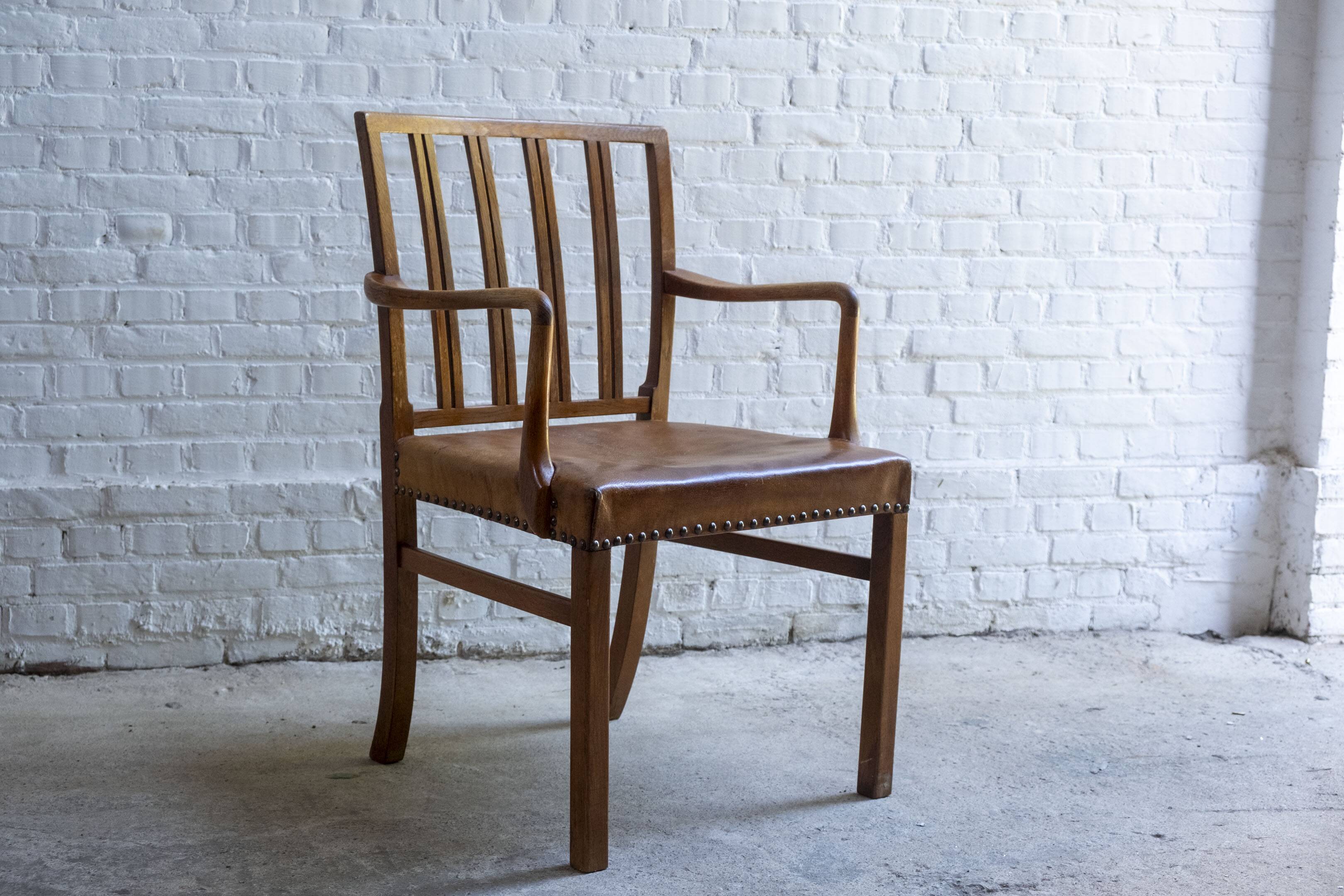 Ole Wanscher Model 1675 in Oak, Fritz Hansen, 1940s Denmark