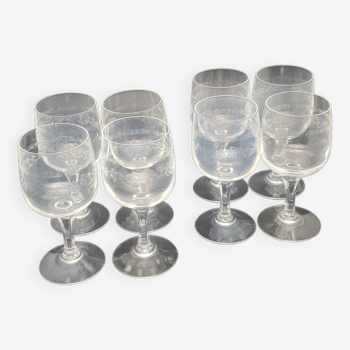 Chiseled crystal aperitif glasses with flower pattern