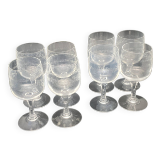 Chiseled crystal aperitif glasses with flower pattern