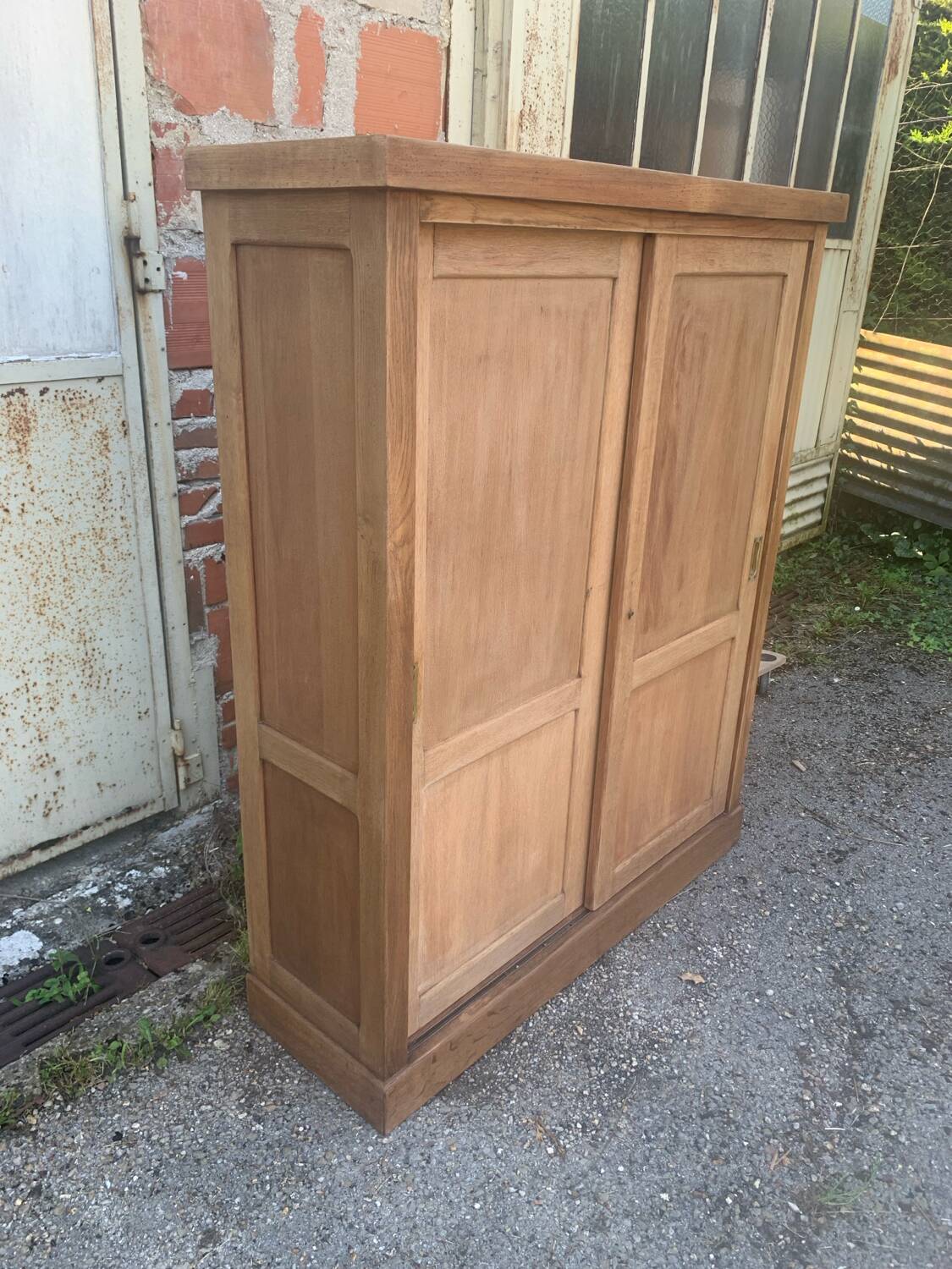 Trade furniture