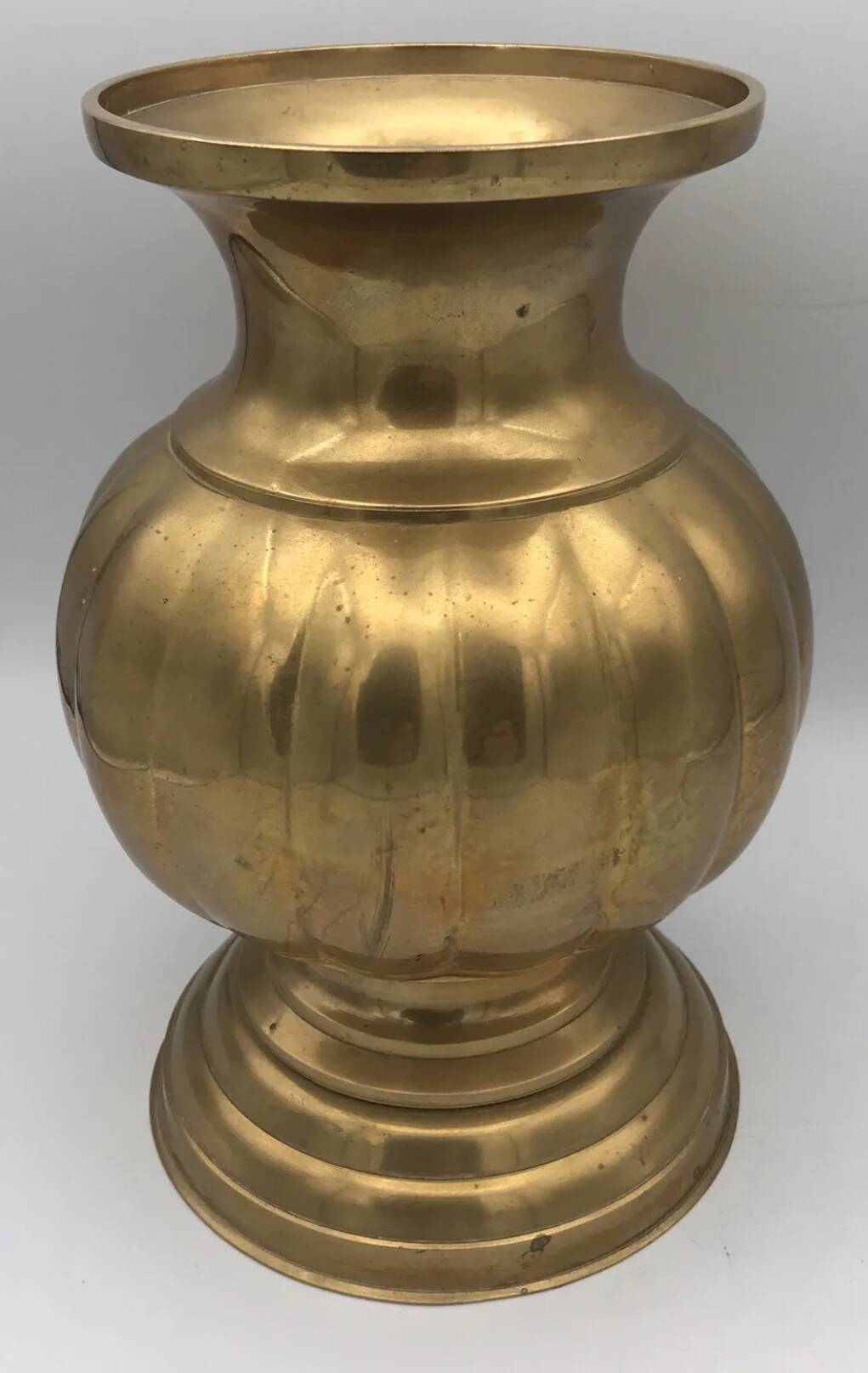 Vintage ball shape vase with godron in brass