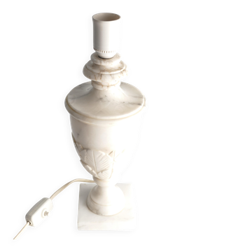 Lampe de table néoclassique en albâtre blanc florentin avec relief de feuilles, Italie
