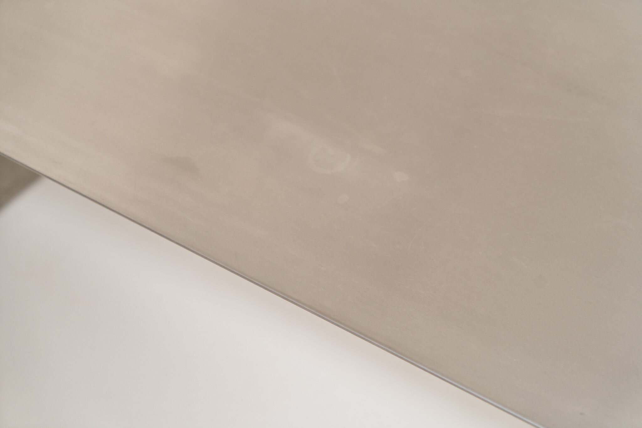 Table basse en acier inoxydable brossé