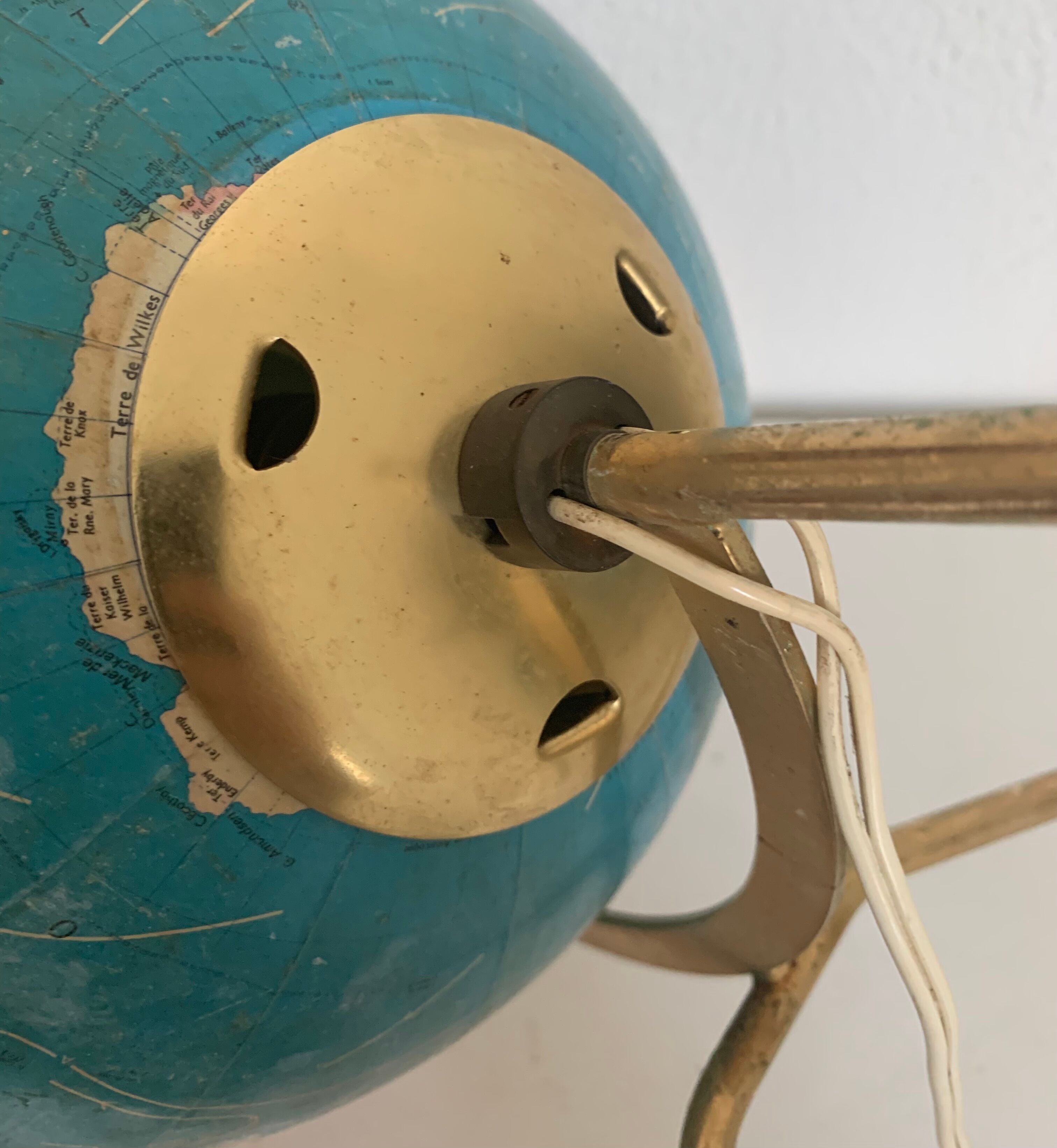 Vintage globe 1974 terrestrial tripod glass Taride