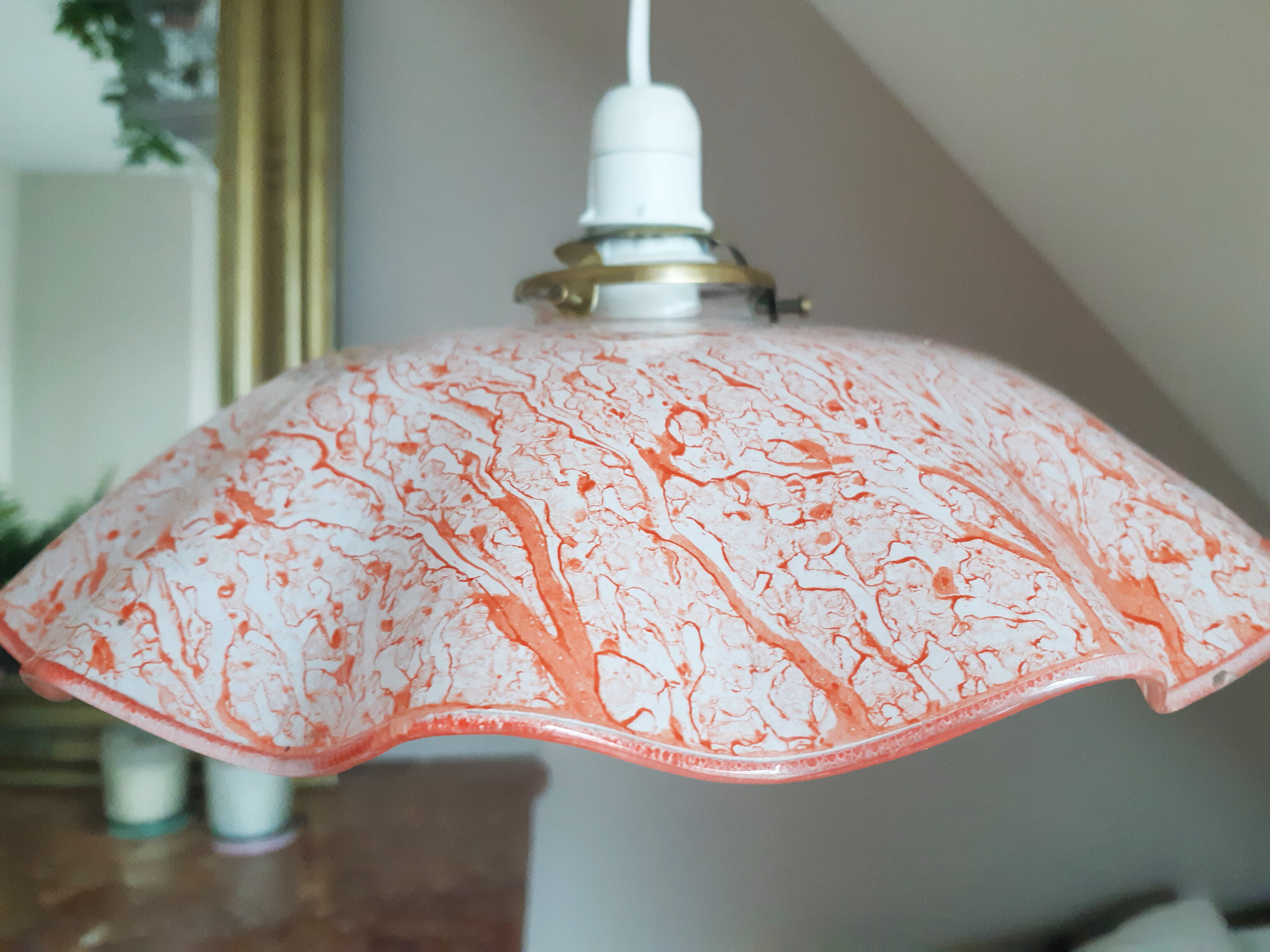 Red marbled pendant lamp
