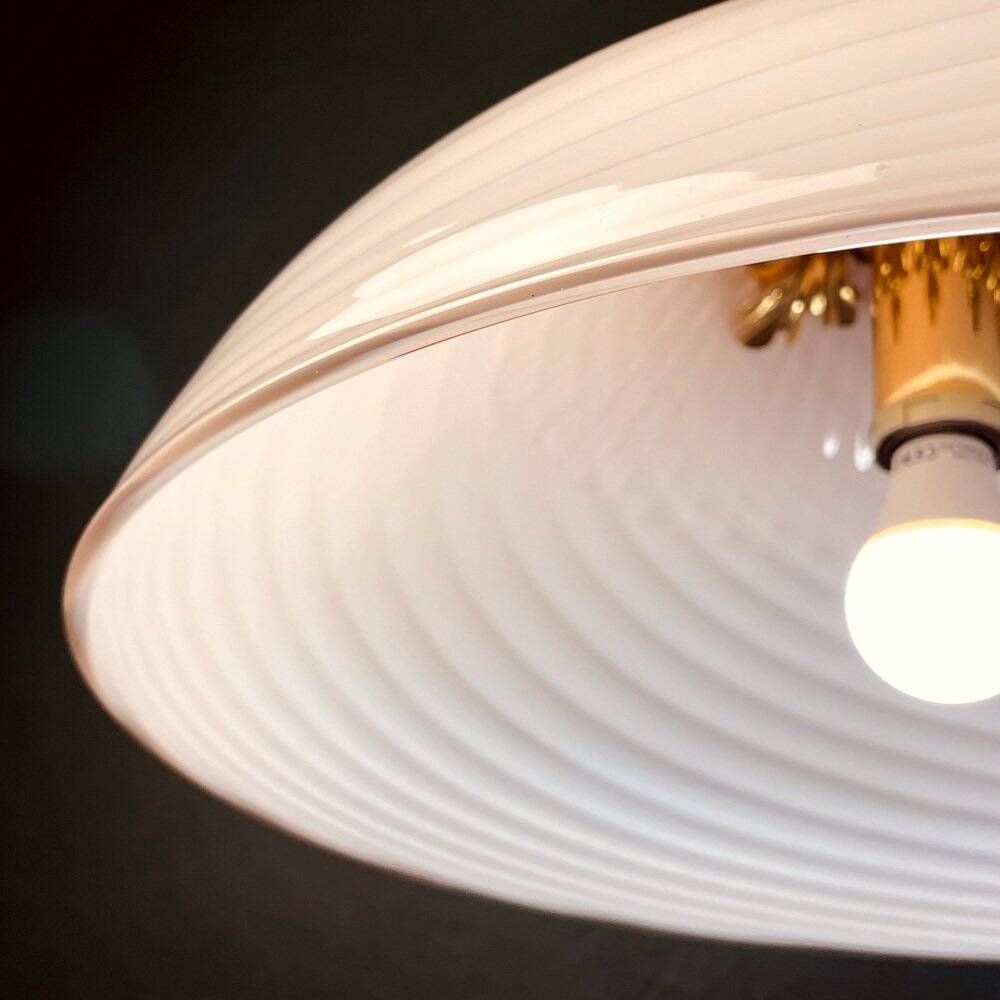 Large swirling Italian pendant lamp in pink Murano glass, 1970s.