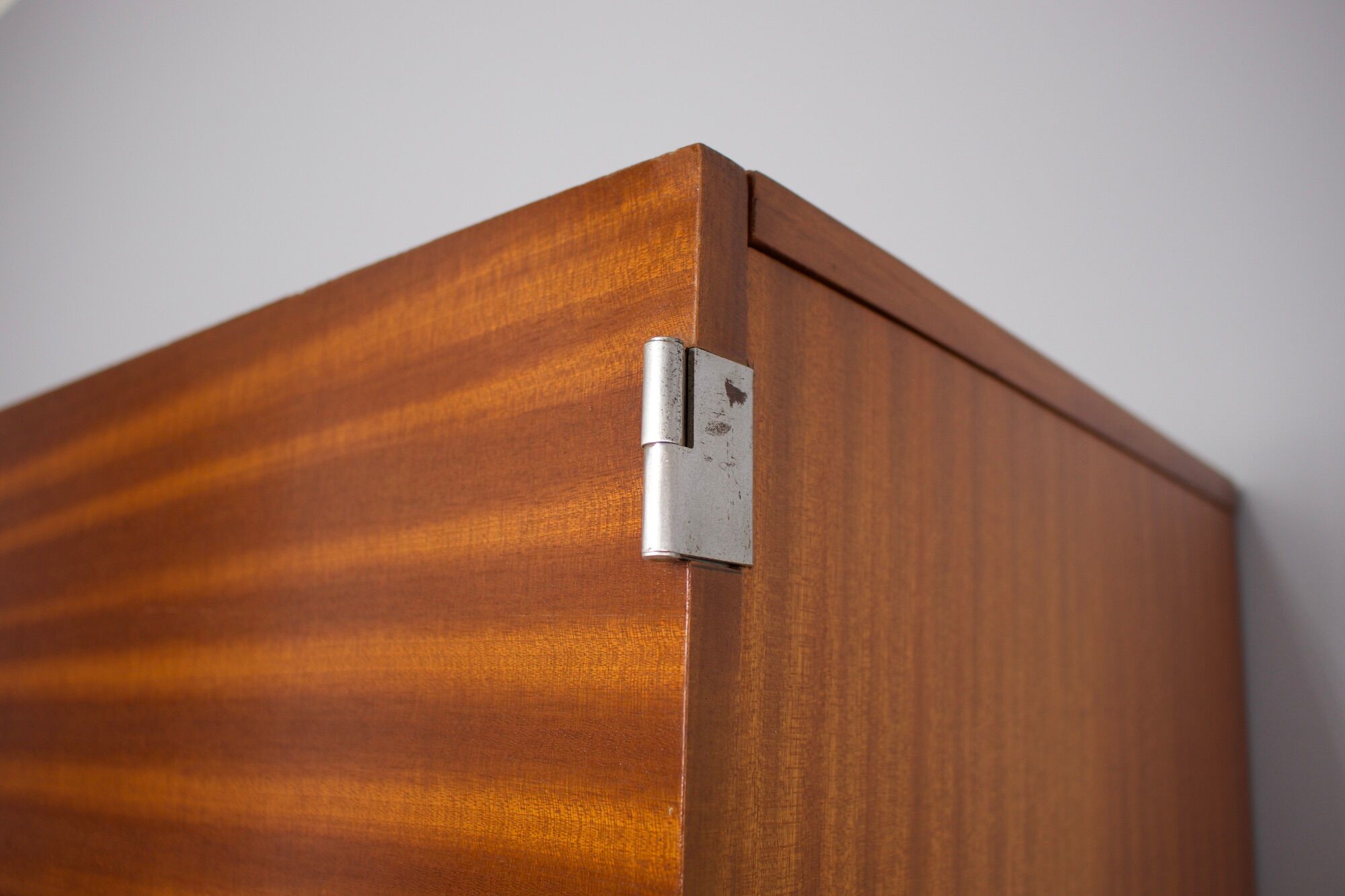 Wardrobe by Pierre Guariche, Meurop edition