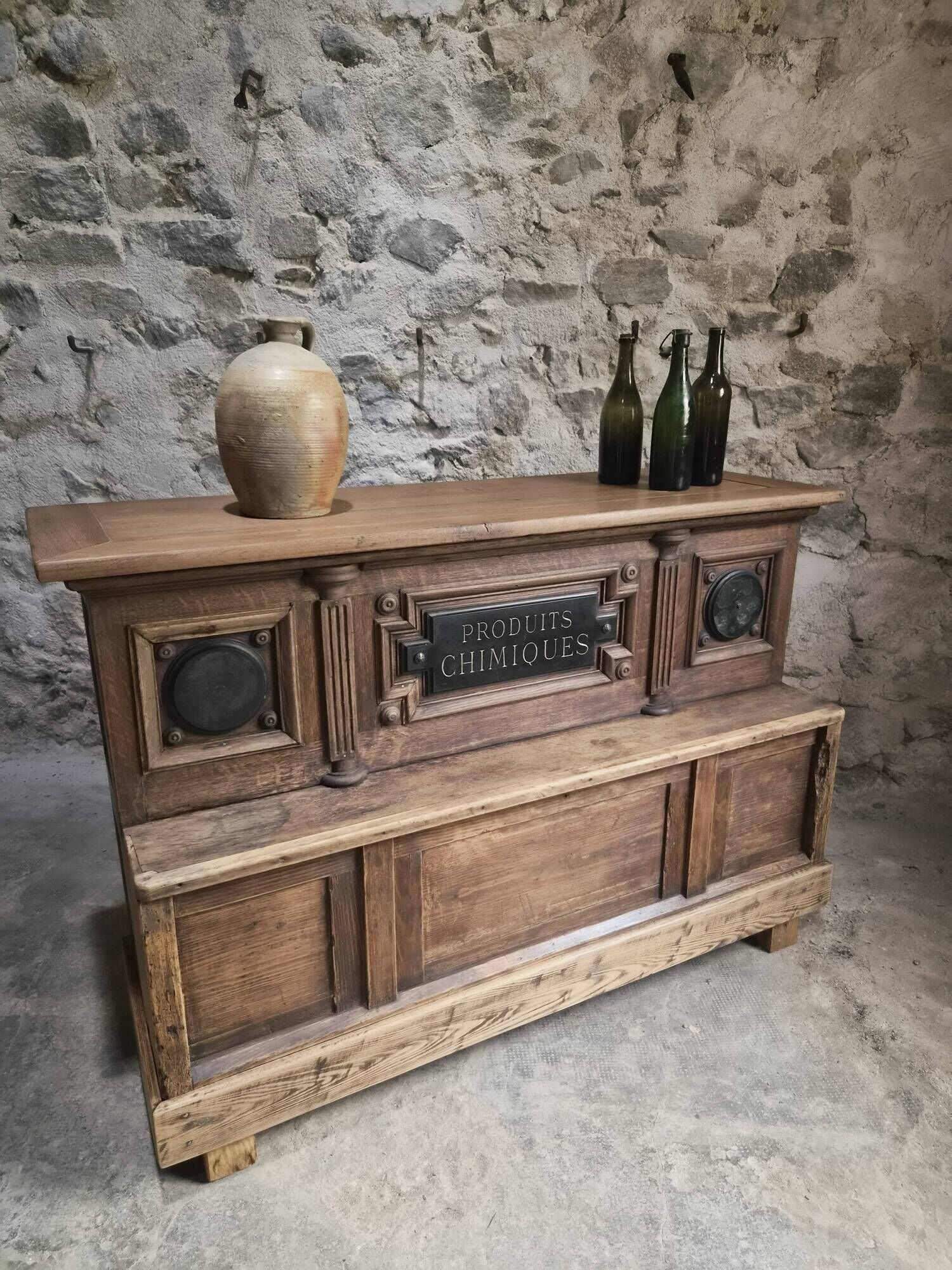 Pharmacy counter in antique oak / kitchen island, circa 1870–1900