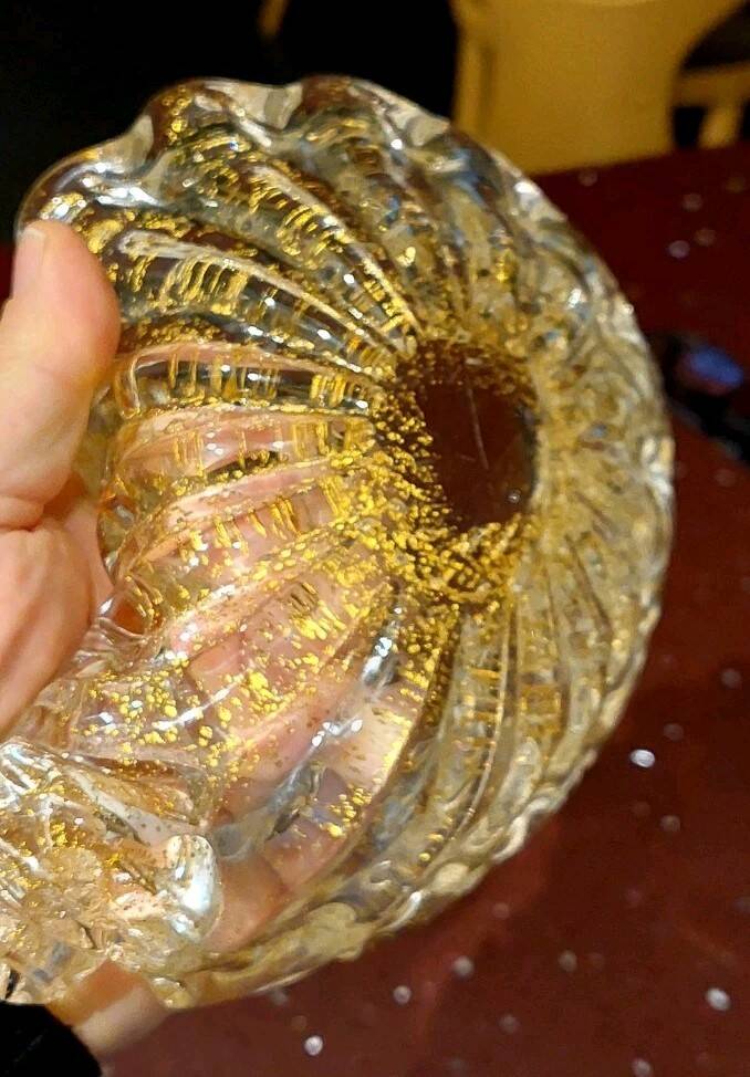 Murano glass bowl with gold flecks, 1960s shell design.