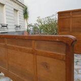 Art deco bed