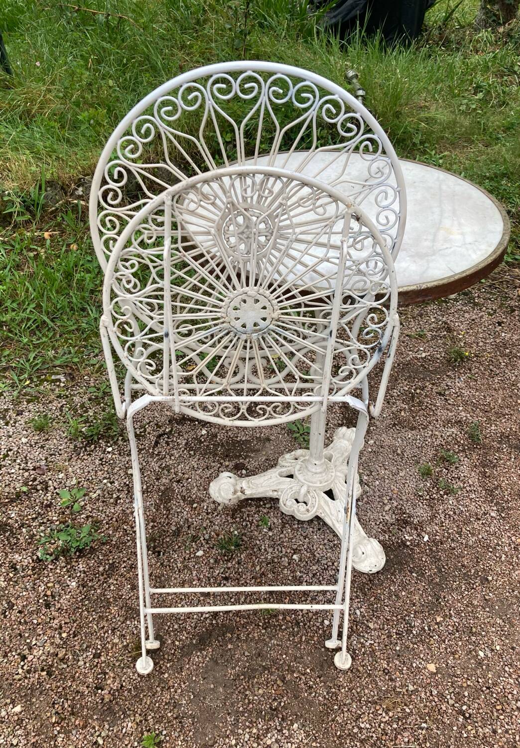Foldable medallion garden chair from the 20th century in wrought iron with Heart motifs
