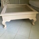 Showcase coffee table