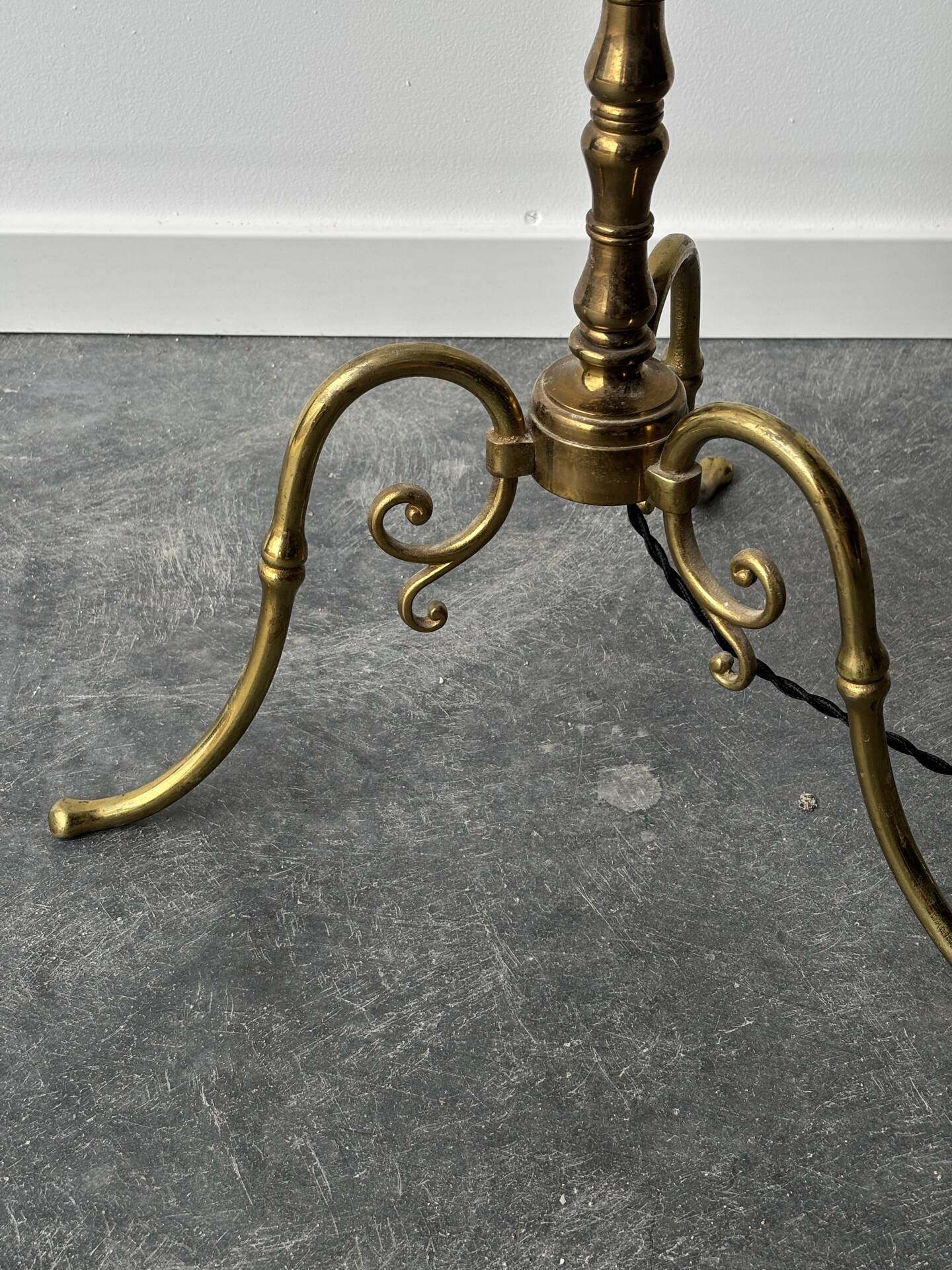 Brass floor lamp with adjustable height 1960