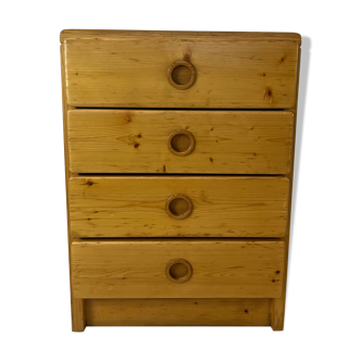 Pine chest of drawers