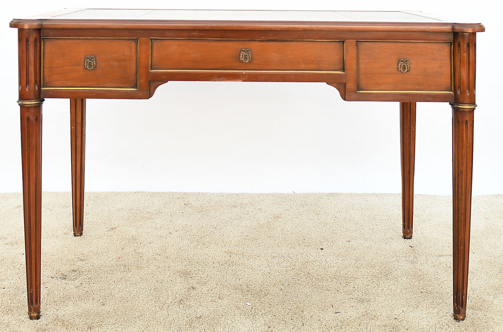 Bureau plat style Louis XVI