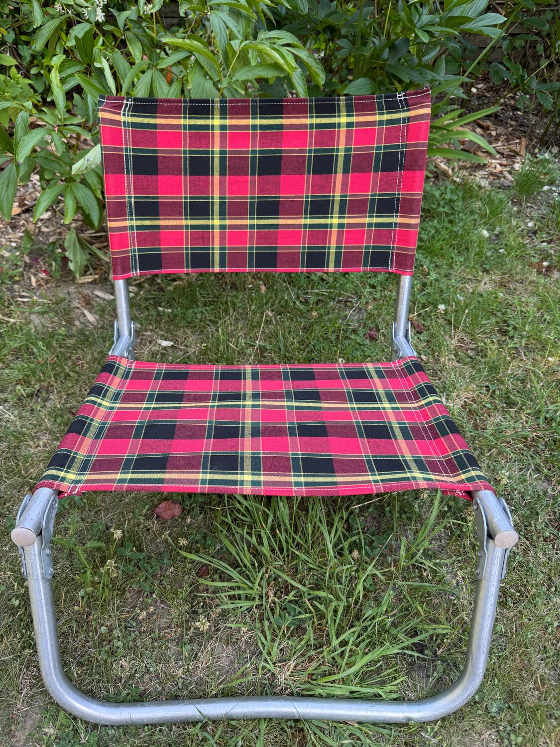 Vintage plaid folding low chair