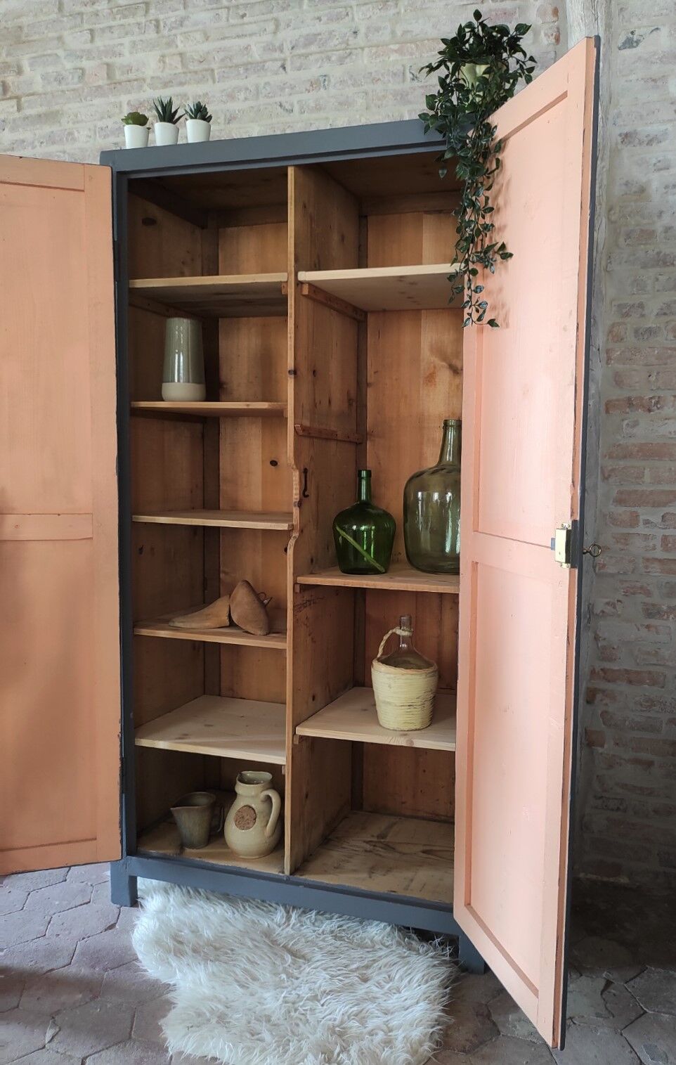 Armoire parisienne