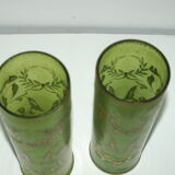 Paire de vases en verre décor gravé doré