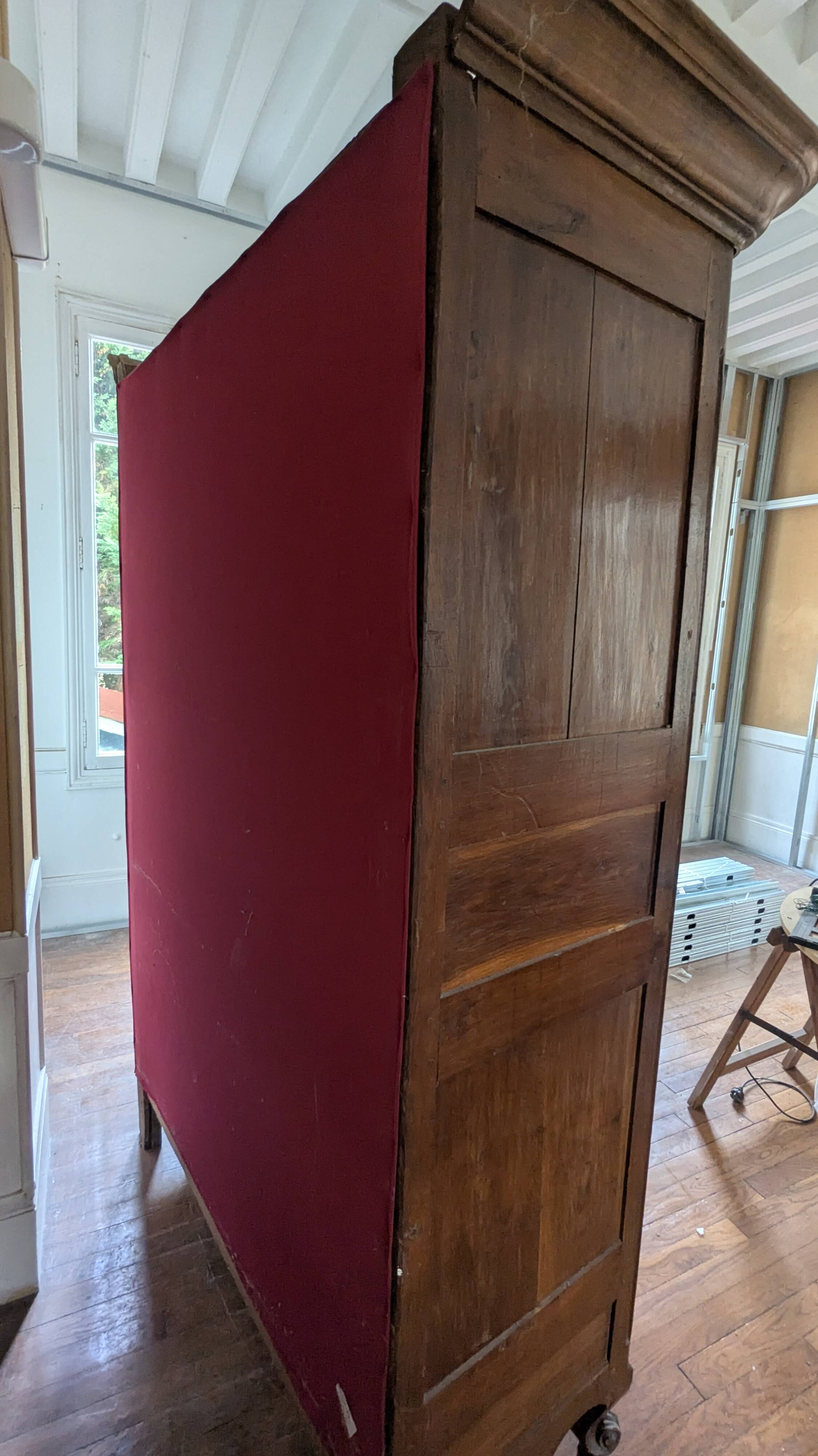 Armoire époque style Louis XV -Louis XVI en noyer