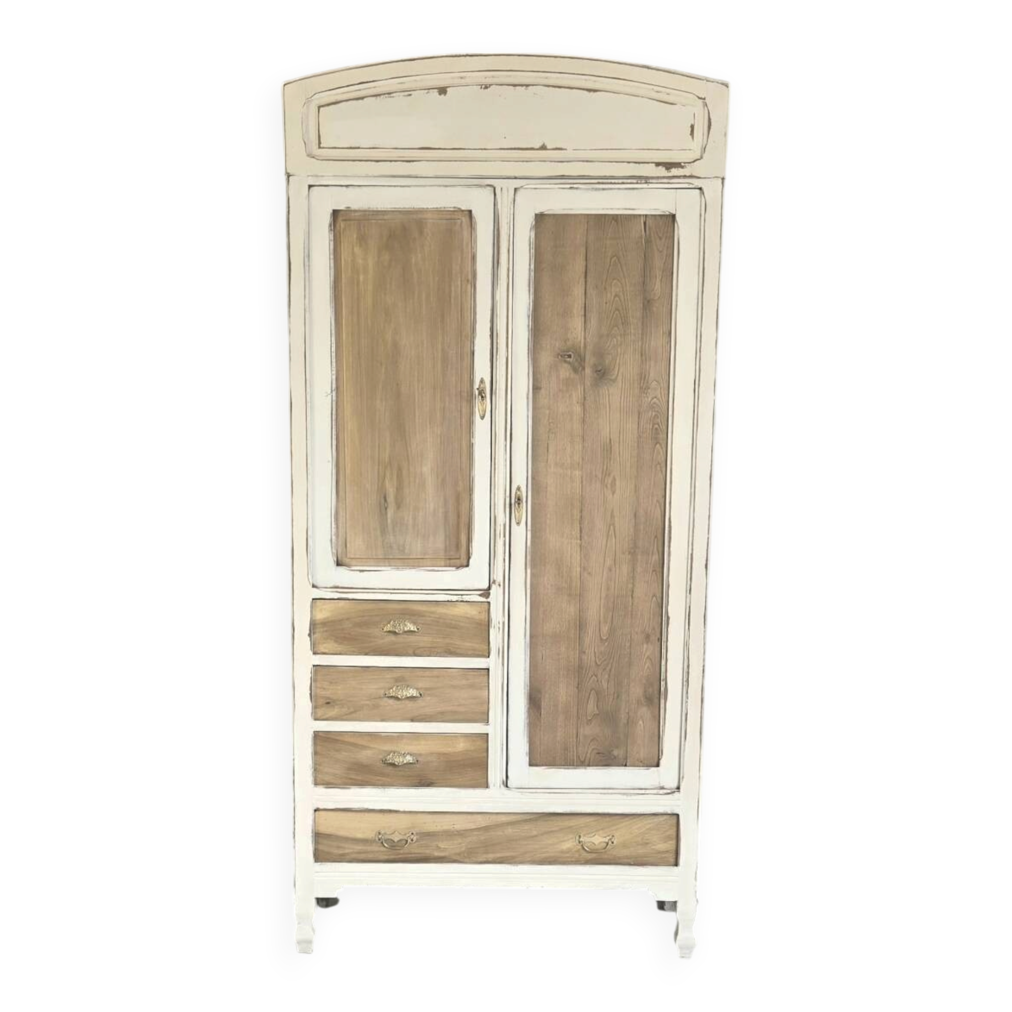 Armoire parisienne 