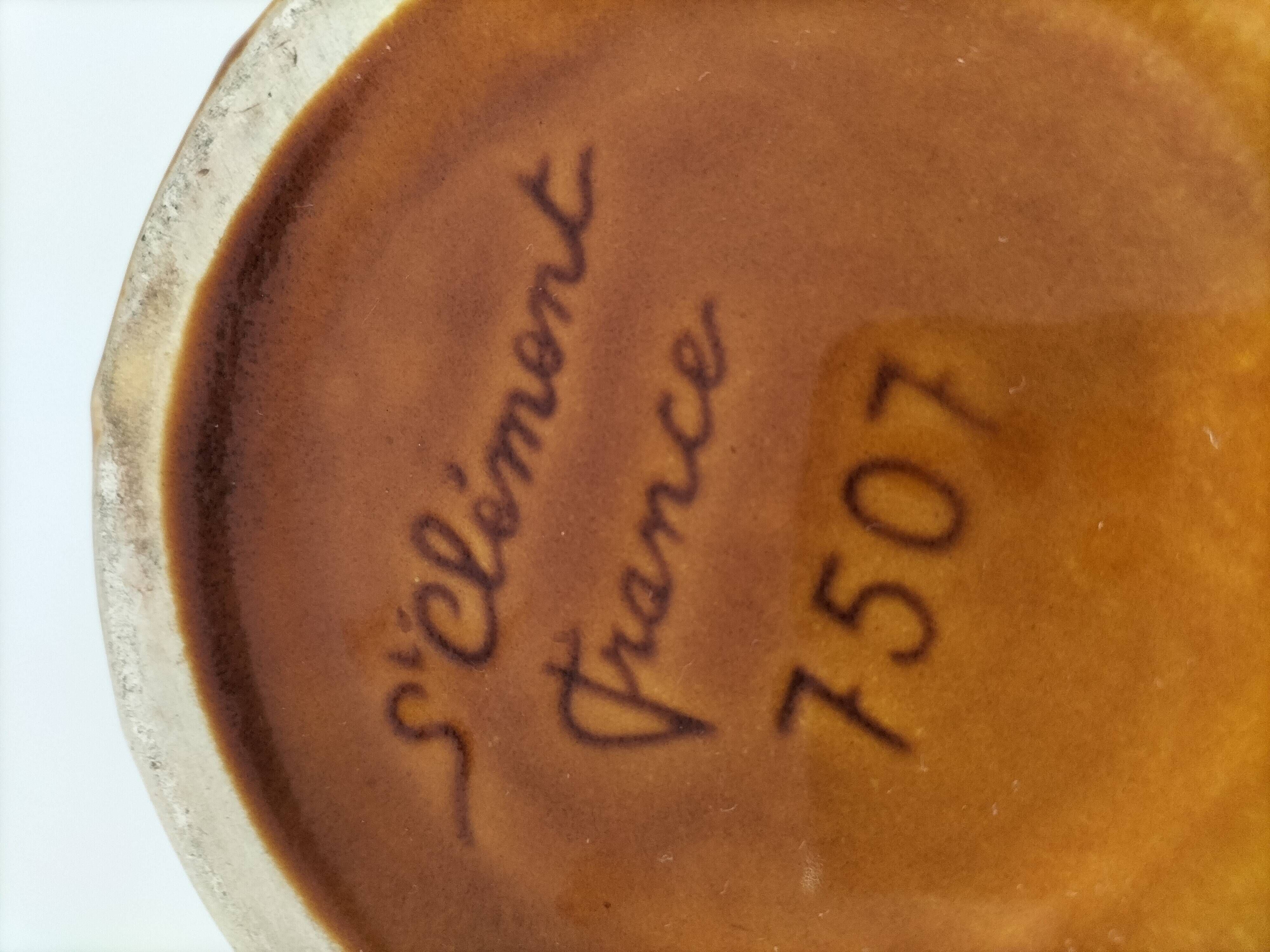 Pichet Saint-Clément no. 7507 in caramel earthenware – Relief wickerwork decoration