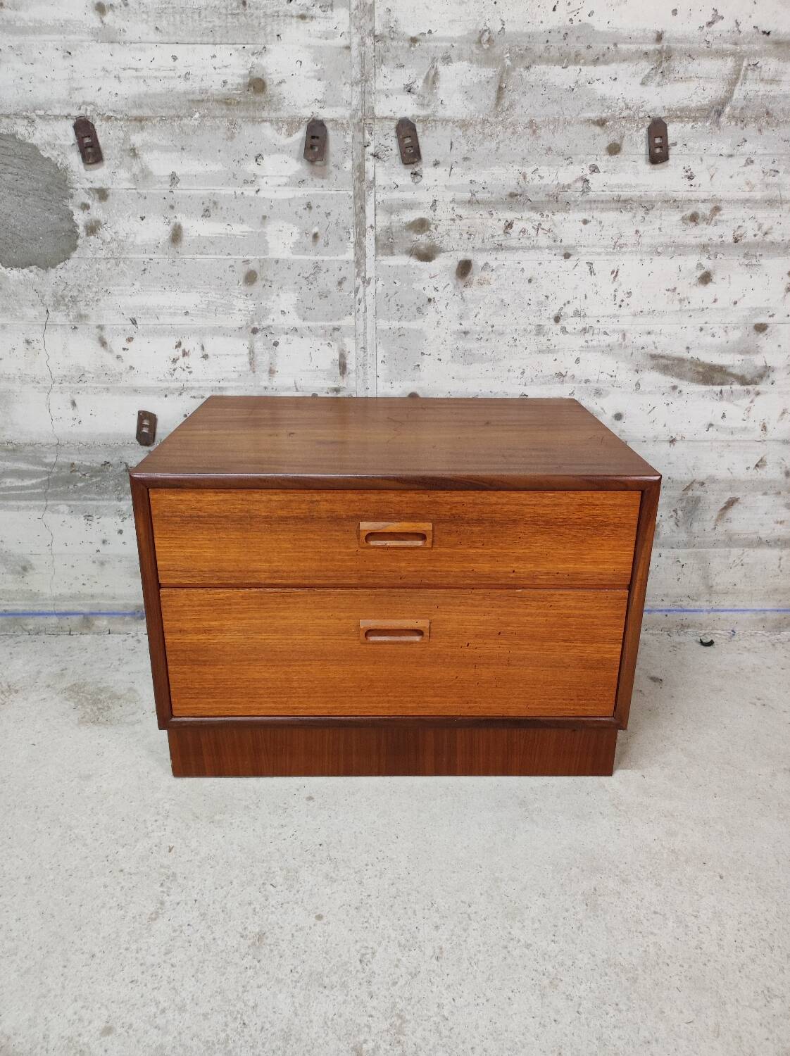 Vintage storage unit