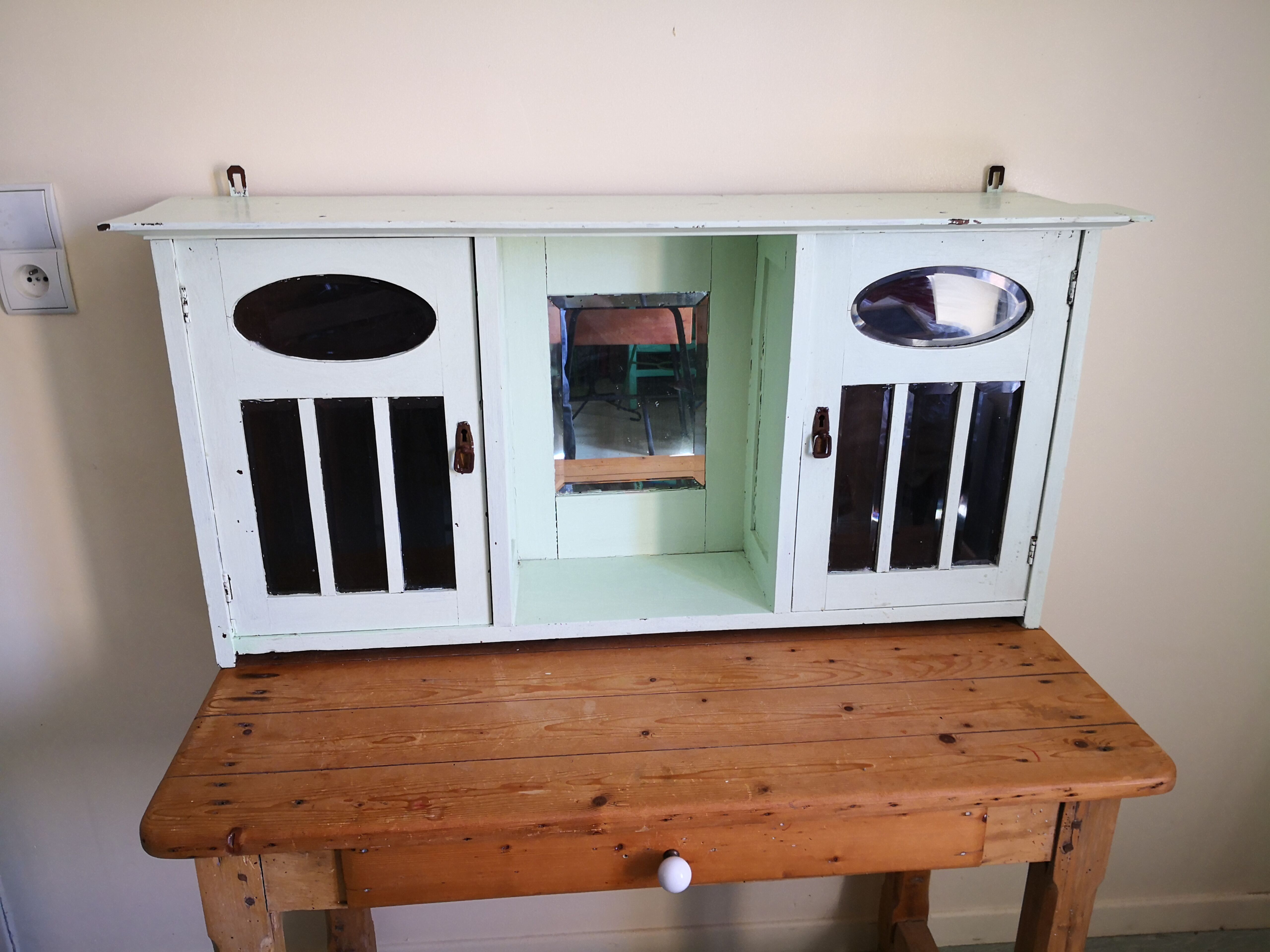 VItrine to be suspended