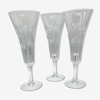 3 flutes champagne glasses