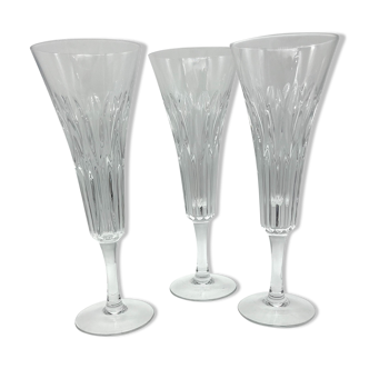 3 flutes coupes champagne