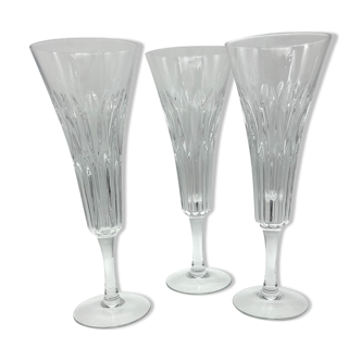 3 flutes champagne glasses