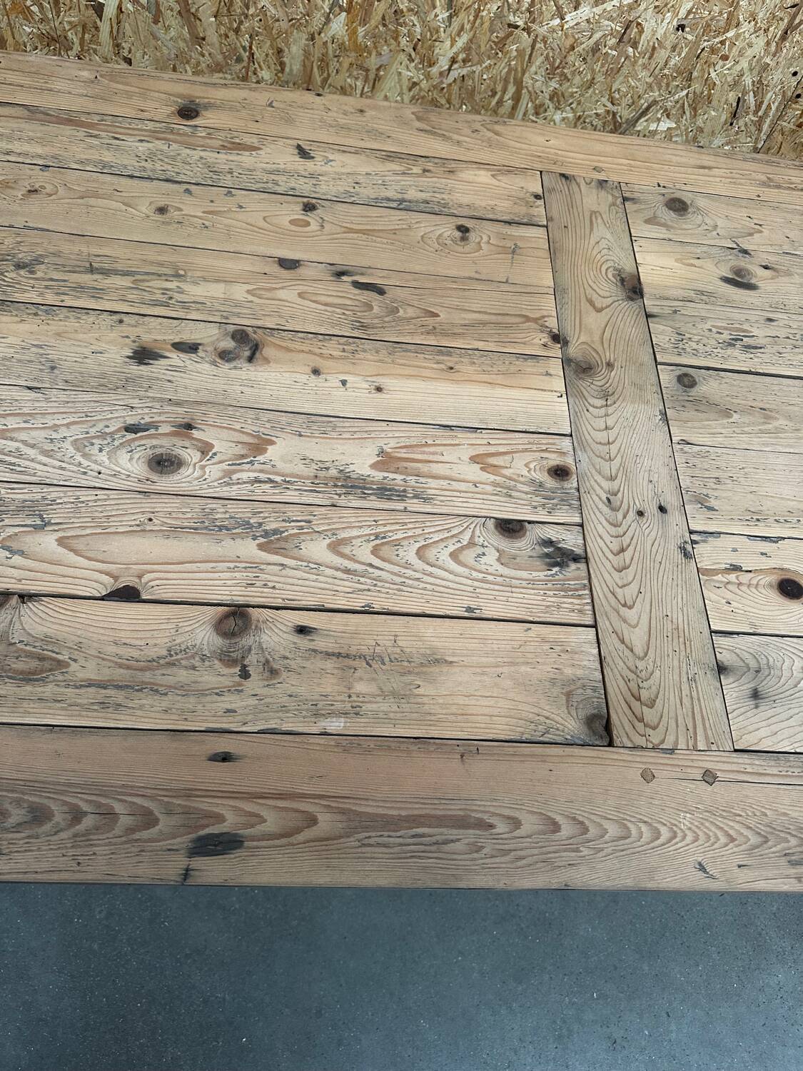 Large table for 10 people - 3m long - antique top / industrial legs