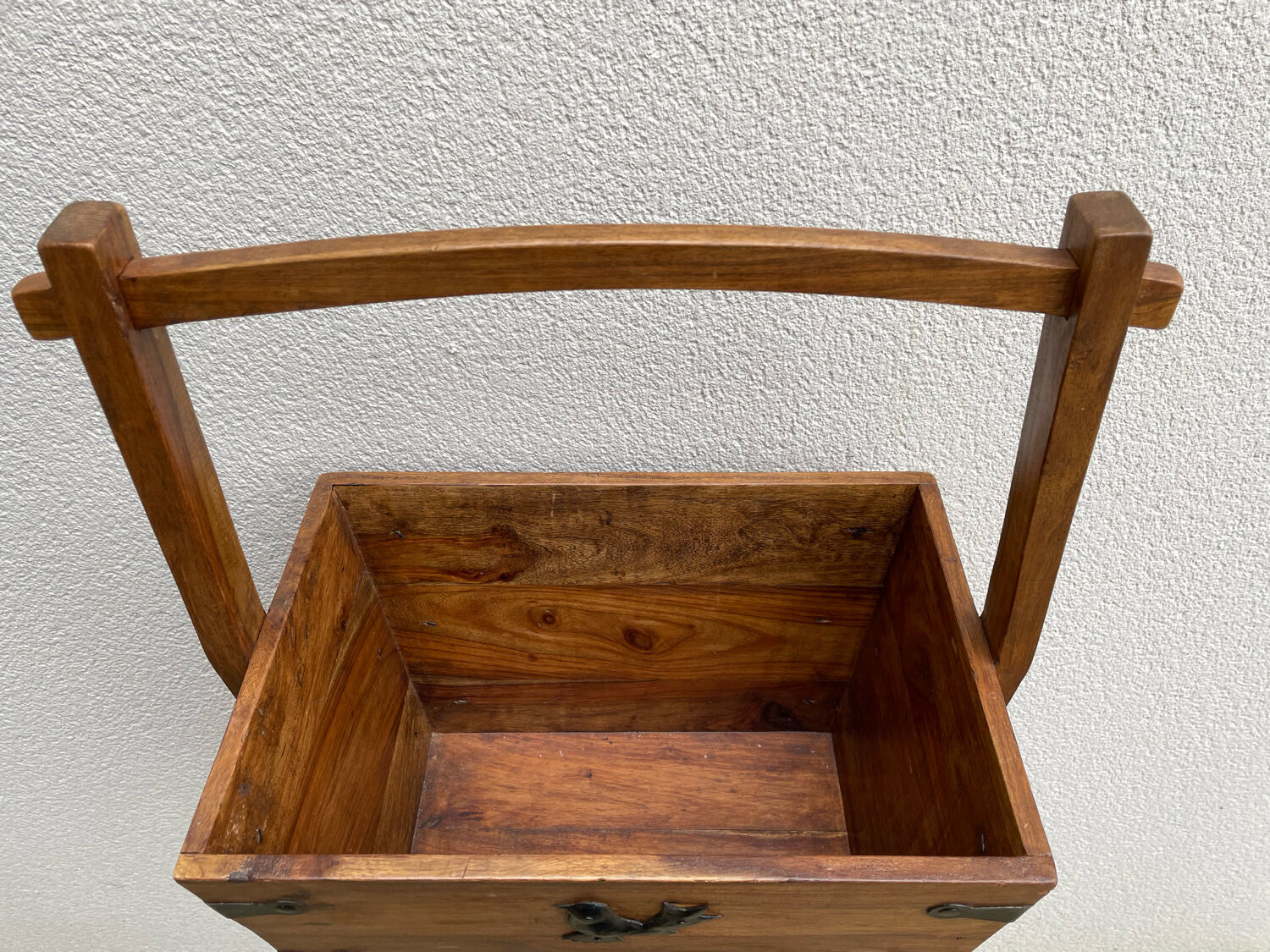 Wooden basket early XIX