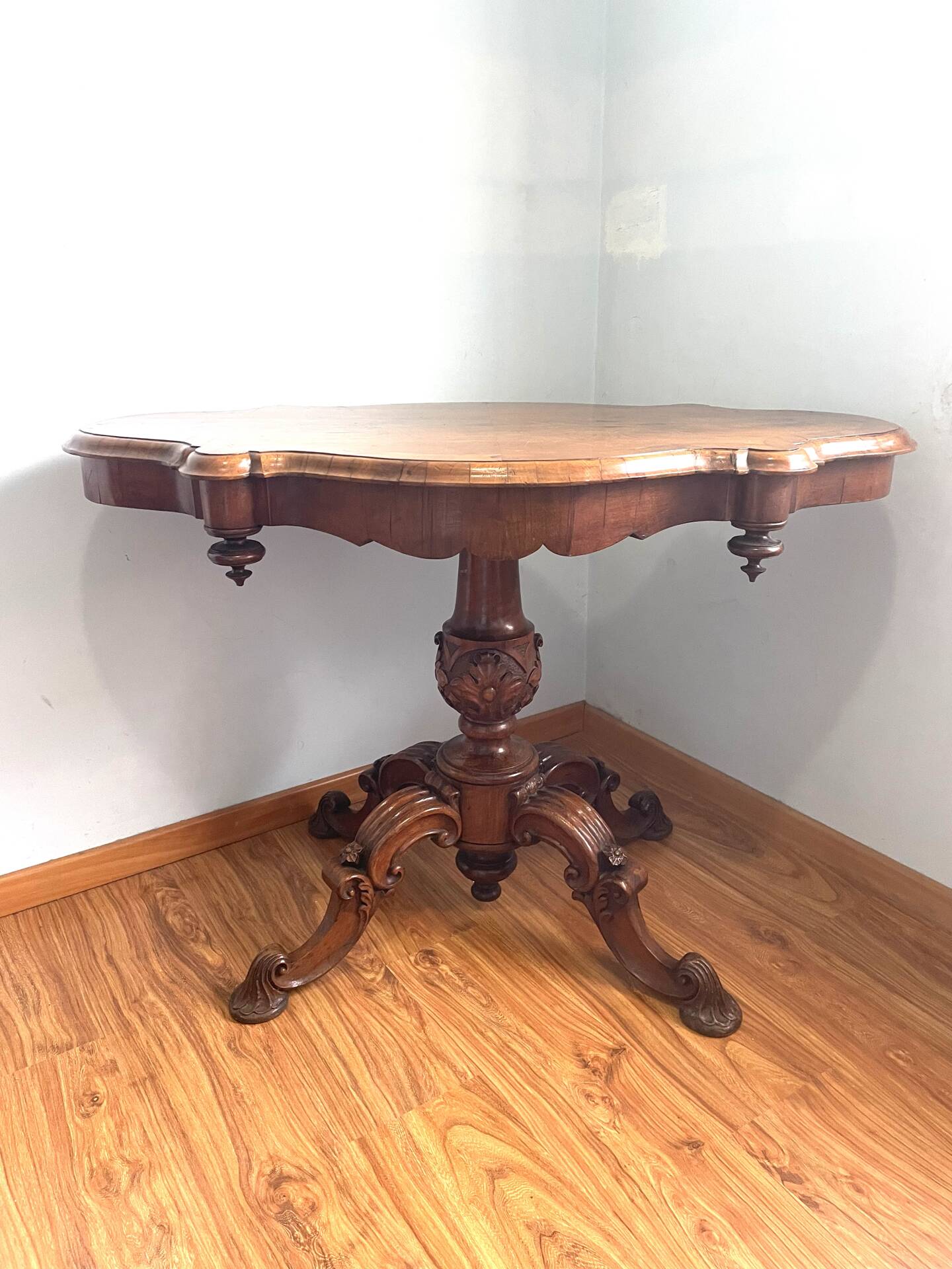 19th Century Victorian Walnut Coffee Table - Hand Carved
