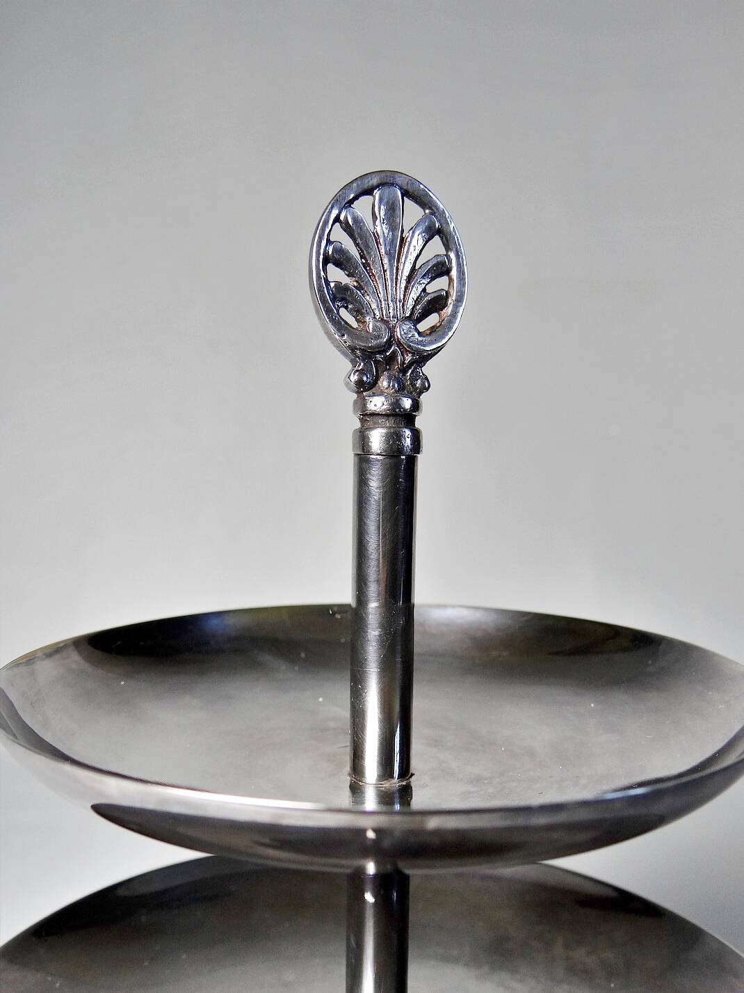Small mute servant in vintage/old silver metal with 3 trays