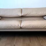 Maralunga leather sofa by Cassina