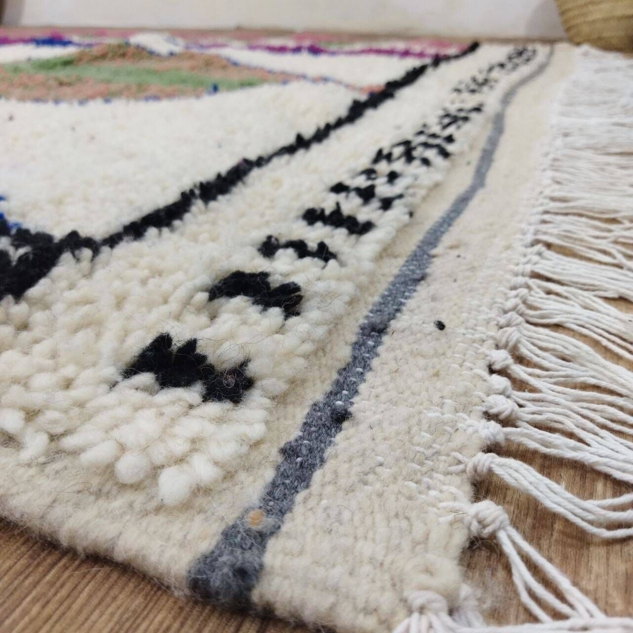 Azilal Berber rug in handmade wool 230 X 125 CM