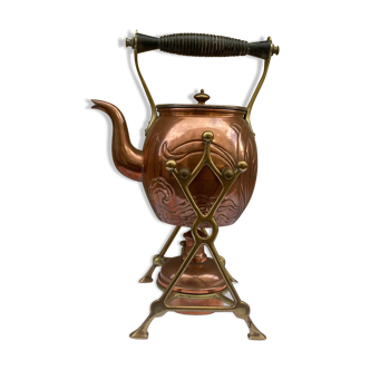 Ancien samovar en cuivre
