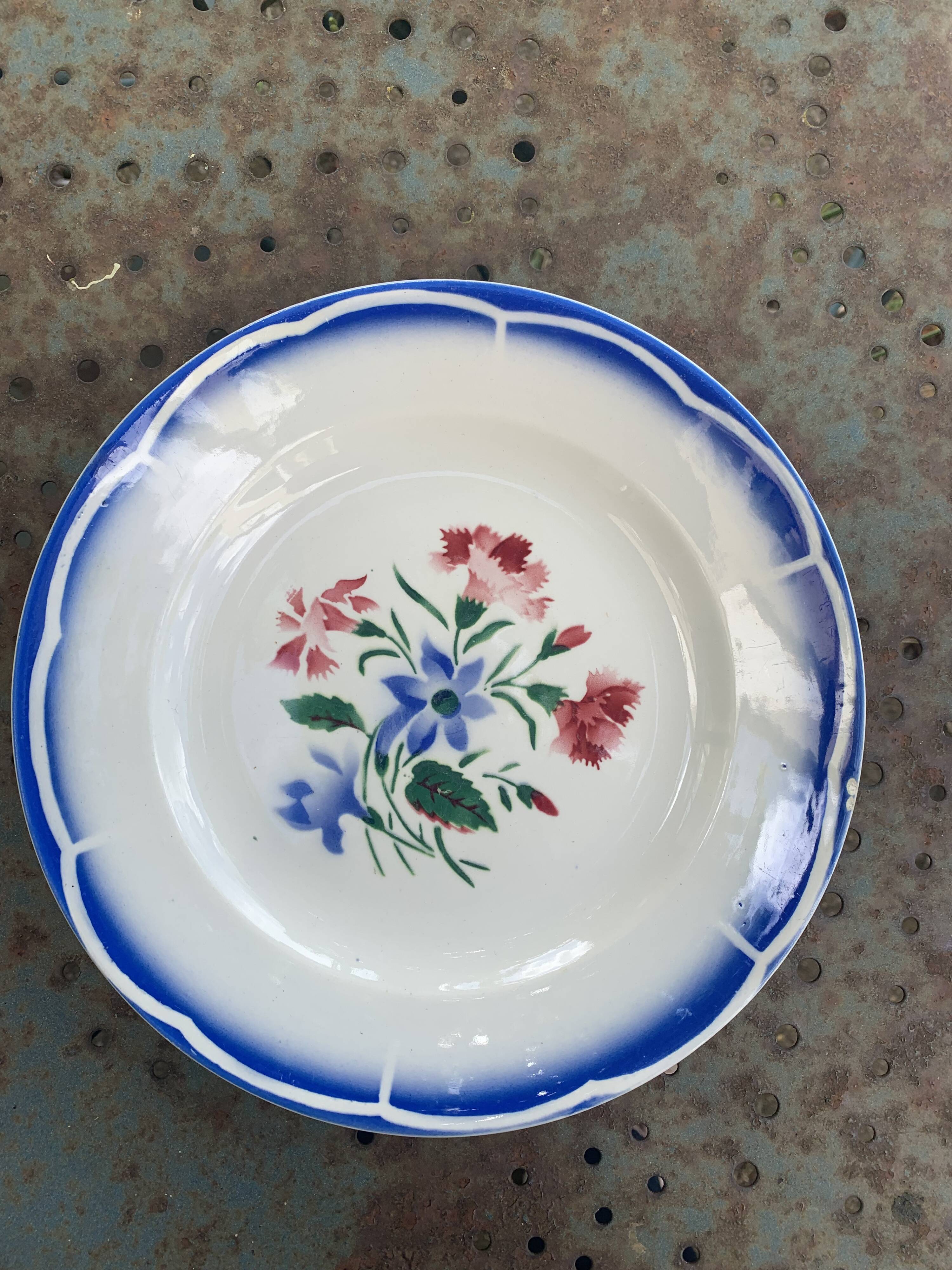 4 flat plates Gaulois model, Creil and Montereau and Elorn, Digoin Sarreguemines, collector