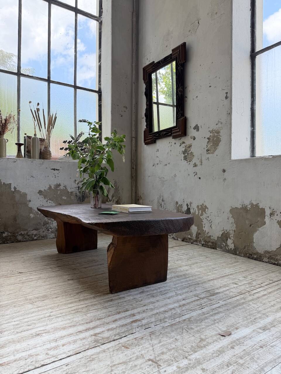 Table basse brutaliste artisanale 1950