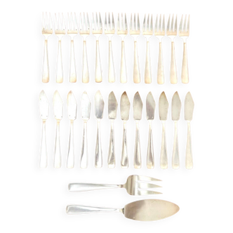 Ravinet d'enfert fish service, 12 place settings with serving cutlery