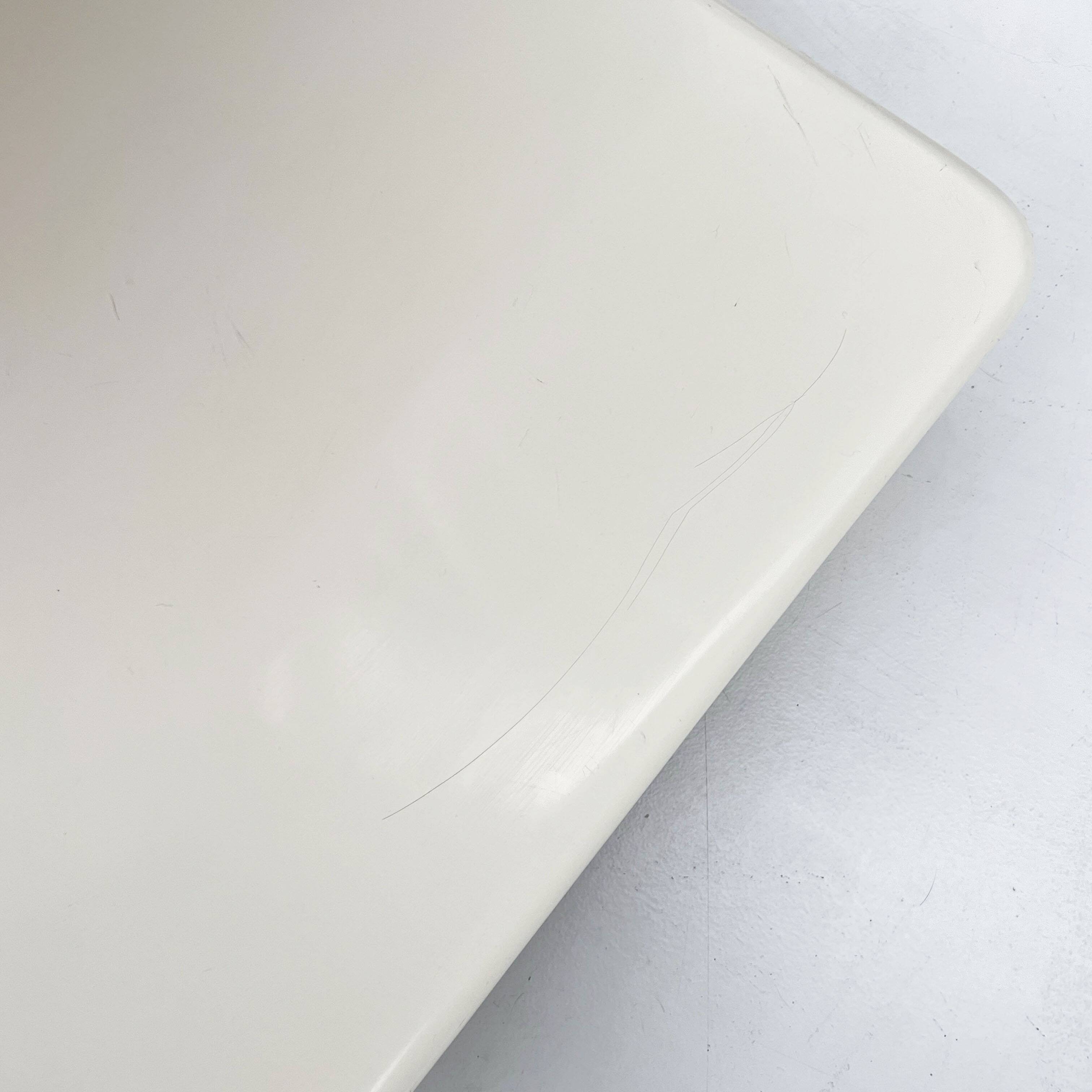 Table d'appoint en fibre de verre Saporiti, 1970