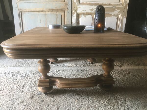 Table basse en chêne sur roulettes