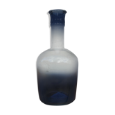 Carafe décorative en verre moulé