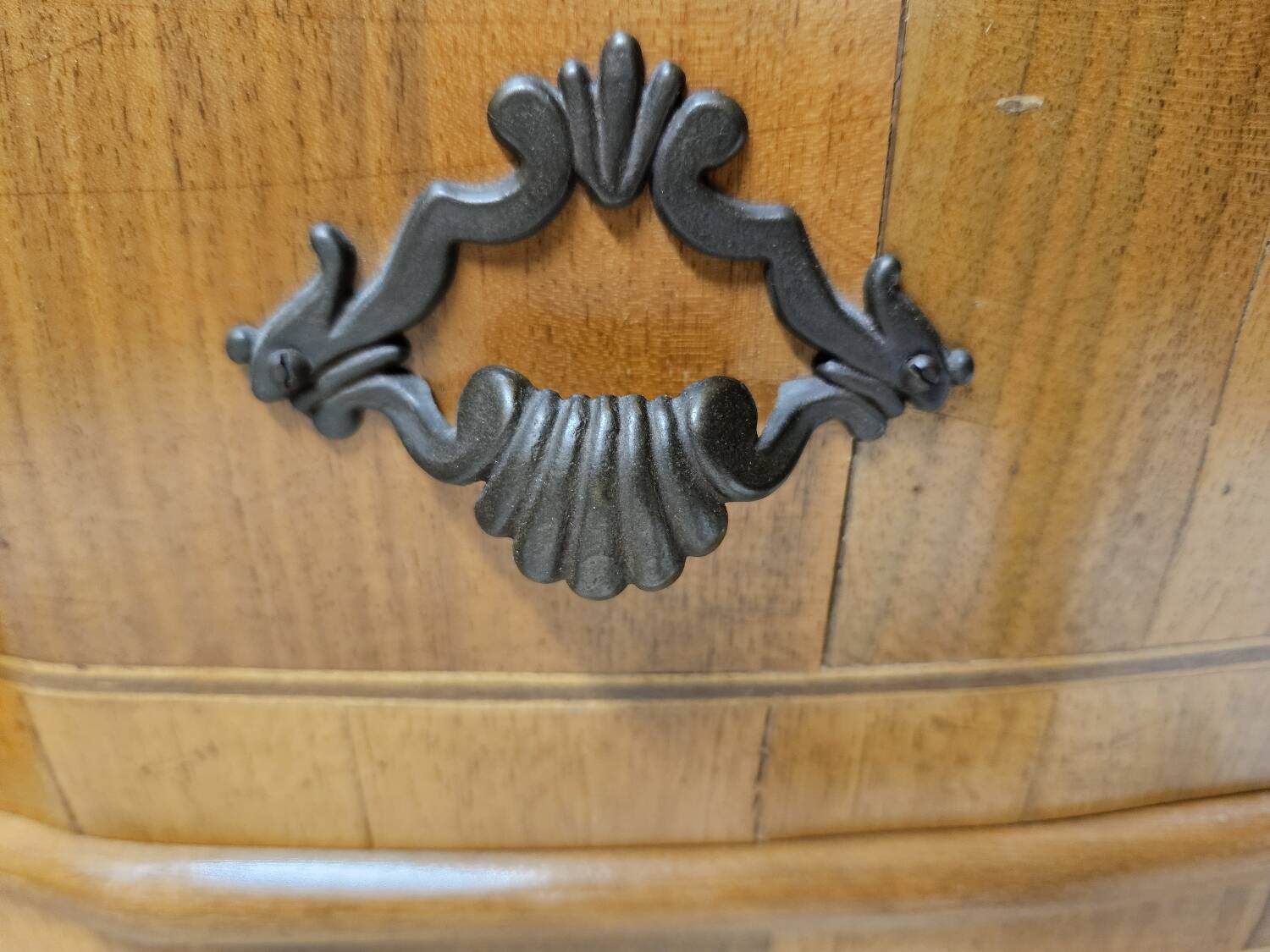 Scrétaire commode galbé marqueté