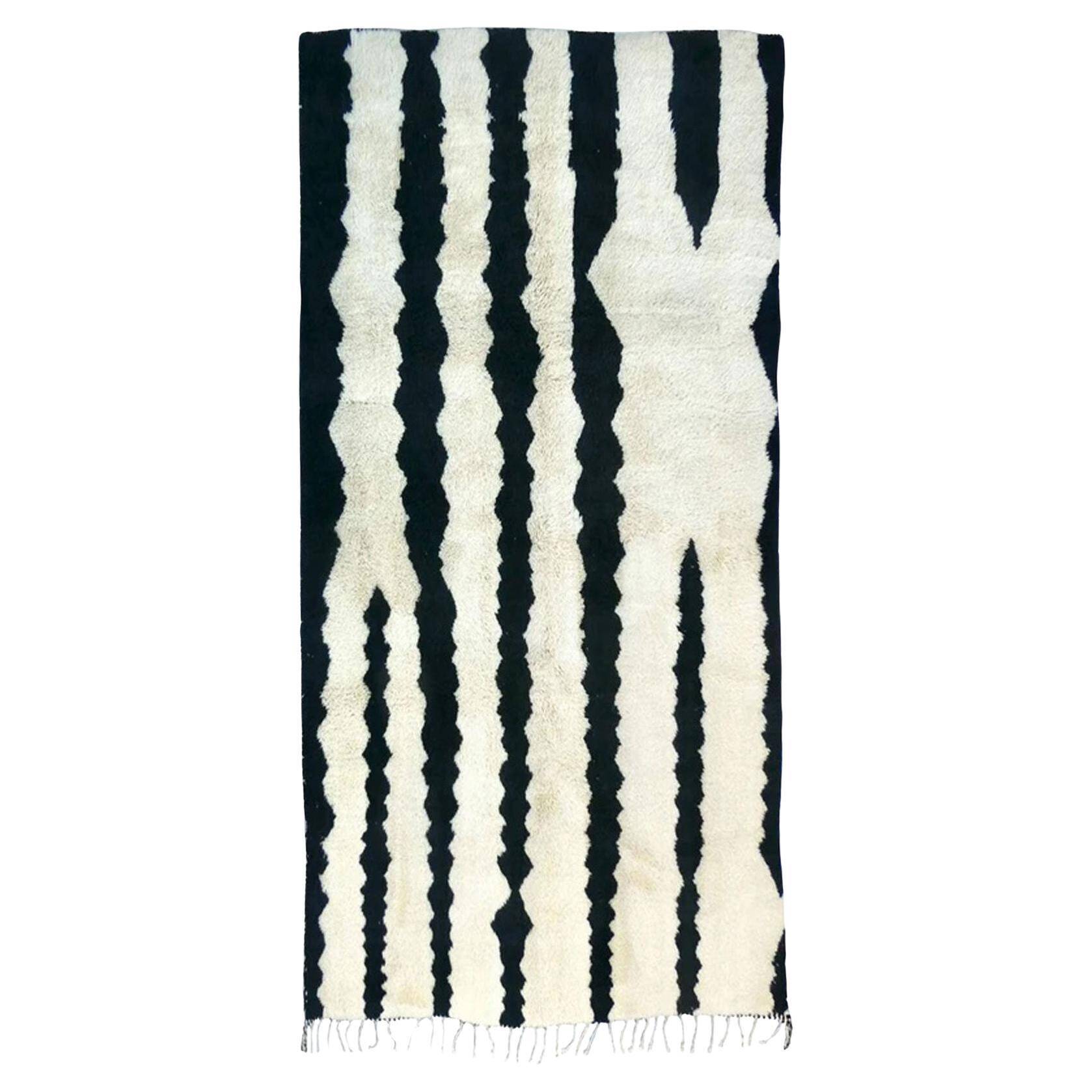 Tapis marocain abstrait Beni Mrirt 251 x 335 cm