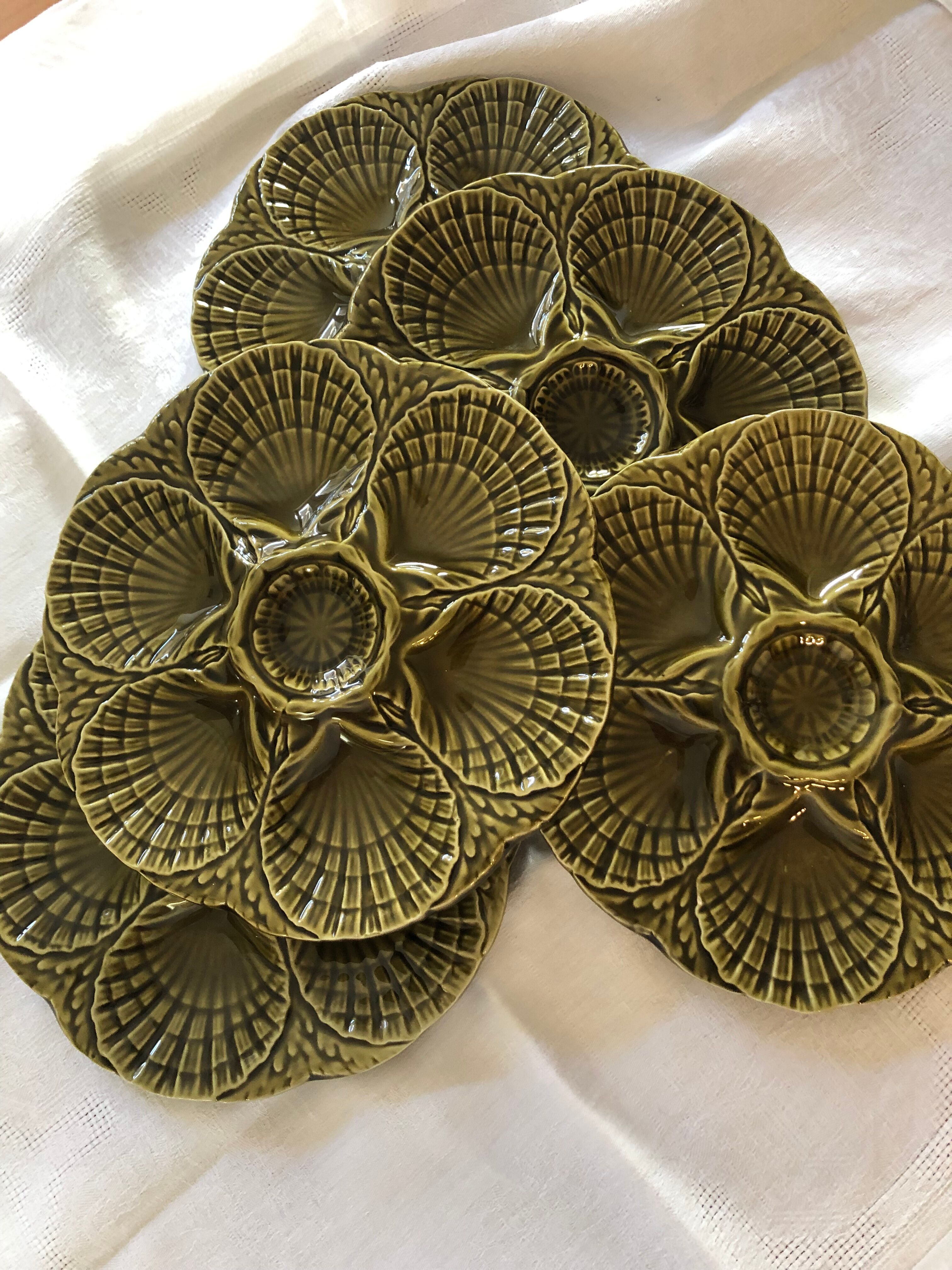 Set of 5 oyster plates